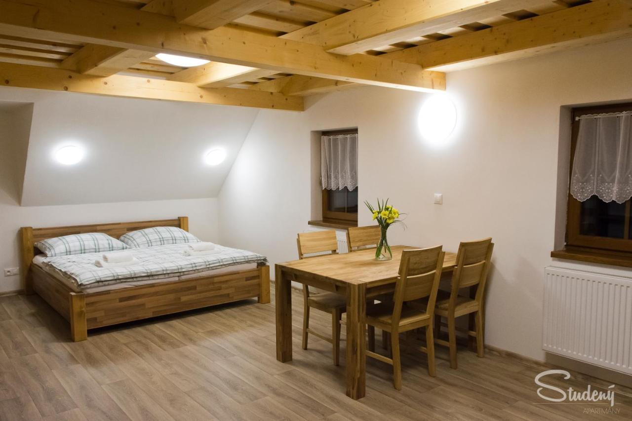 Apartmany Studeny Kunratice  エクステリア 写真